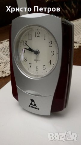 ЧАСОВНИК НАСТОЛЕН С ЛОГО НА АРСЕНАЛ - КАЗАНЛЪК