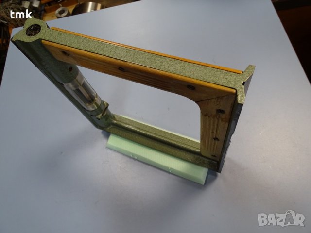 Нивелир машинен KINEX 300x300 mm, снимка 5 - Измервателни инструменти - 32779593