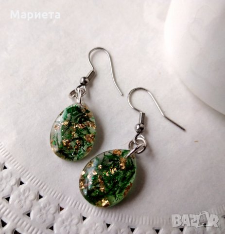 Обеци от смола с горски зелен мъх и златен лист Бижутерска Смола Обици от смола , снимка 4 - Обеци - 33042029