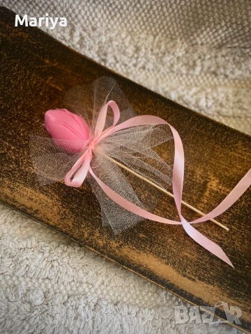 Красив букет с ароматно цвете от восък и крафт хартия  , снимка 5 - Изкуствени цветя - 51279385