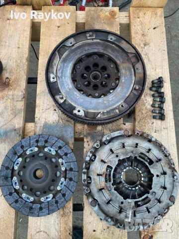 BMW 118, 2008g, 143 к.с. Маховик - комплект