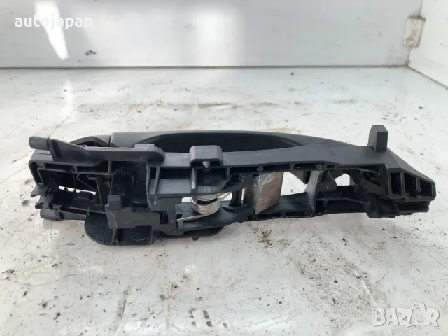 Предна дясна външна дръжка Mercedes W203 C-class C180, снимка 2 - Части - 49435385