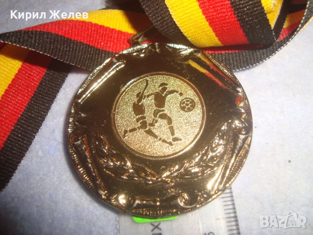 СТАР НЕМСКИ СПОРТЕН МЕДАЛ с ПОЗЛАТА МЕДАЛ - ФУТБОЛ с ЛЕНТА 30623, снимка 4 - Антикварни и старинни предмети - 38026093