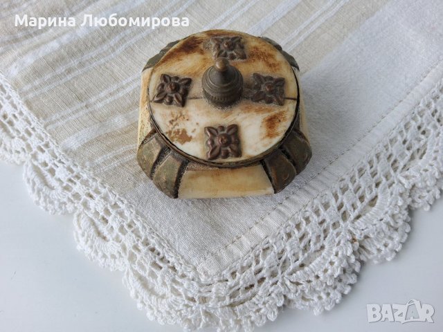 Малка кутийка, снимка 9 - Антикварни и старинни предмети - 19846927