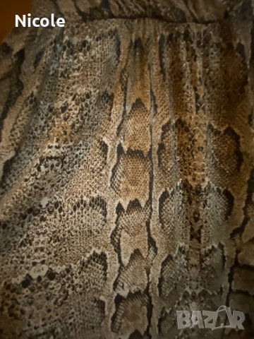 Рокля памучна със змийски десен, НОВА XS, H&M, снимка 2 - Рокли - 44123985
