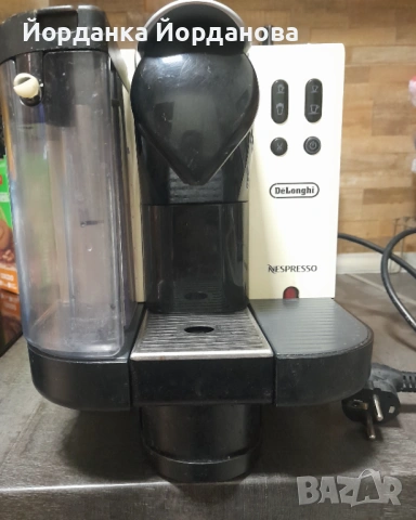 Кафе машина с капсули Delonghi 
