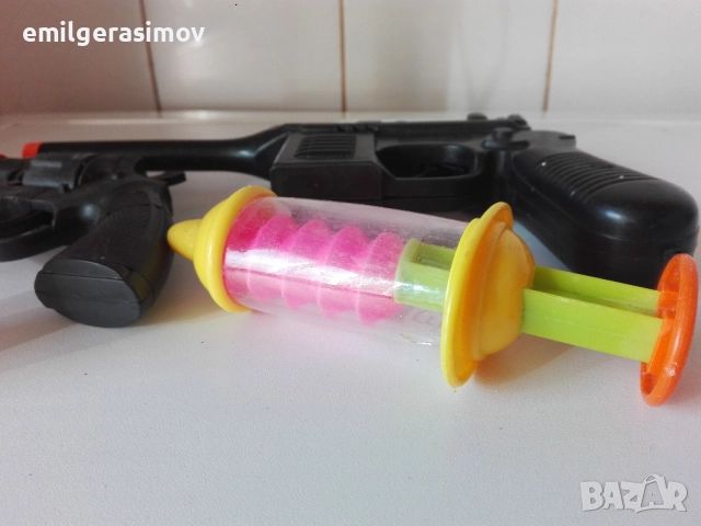 Пластмасови войници , пистолети лот динозаври.  , снимка 16 - Други ценни предмети - 36904160