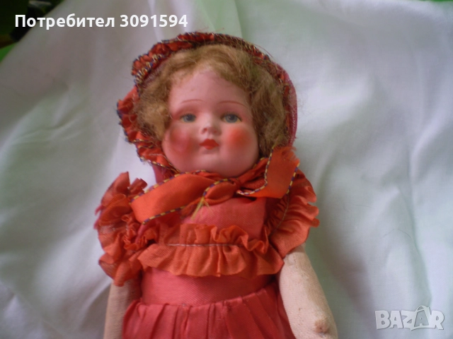 Стара кукла лице бисквит тяло плат пълно със слама