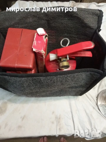 Пожарогасител плюс аптечка и триъгълник, снимка 2 - Аксесоари и консумативи - 51376611