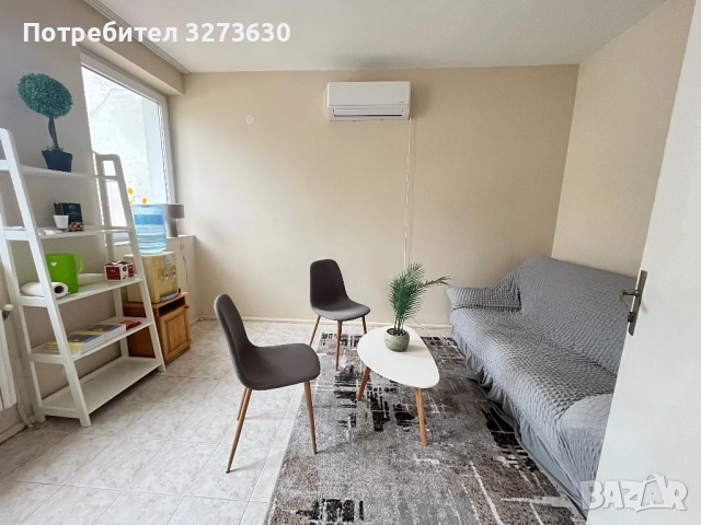 Продава се недвижим имот-  офис сграда, жилищна сграда ателие и гаражи  , снимка 4 - Къщи - 52691439