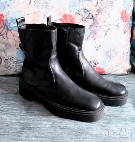 Естествена кожа / Два чифта / Маркови боти "Tamaris" "Pace" crafted shoes / N 39 , снимка 14 - Дамски боти - 43877113