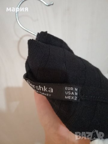 Нова рокля bershka с изрязан гръб с цепка в страни, снимка 2 - Рокли - 33515261