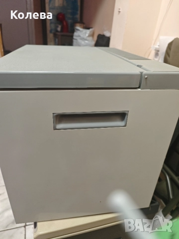 Къмпинг хладилник на 12V, 220V и газ, снимка 2 - Хладилни чанти - 52548029