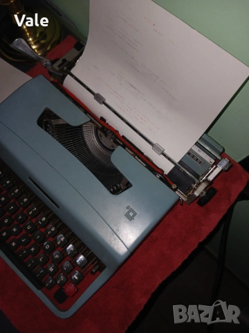 Италианска пишеща машина Olivetti Lettera 32, снимка 3 - Антикварни и старинни предмети - 53180971