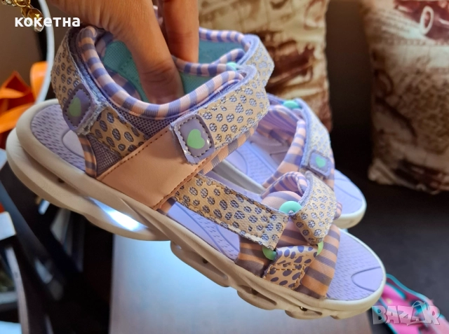 Светещи сандали + подарък nike, снимка 9 - Детски сандали и чехли - 51765705