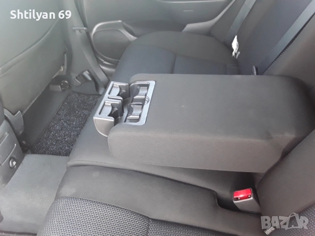 Тойота Авенсис 2.0 D-4D, снимка 12 - Автомобили и джипове - 52913649