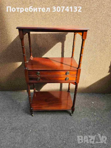 Етажерка с колелца и чекмедже