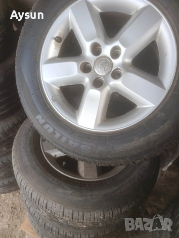 Гуми за RAV4, снимка 2 - Гуми и джанти - 53278404