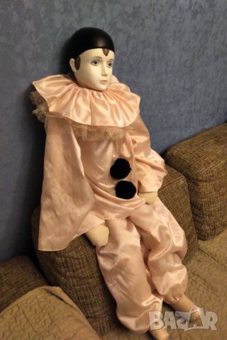 ПИАРО Колекционерска голяма кукла  с порцеланова глава , снимка 2 - Колекции - 33262549