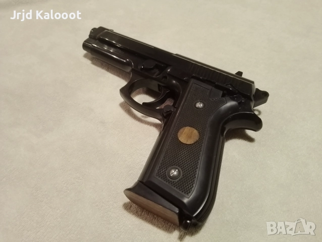 Пружинен еърсофт пистолет Берета 92, снимка 4 - Въздушно оръжие - 52516530