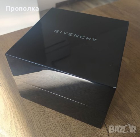 Оригинална кутия за часовник Givenchy, снимка 4 - Други - 42982835