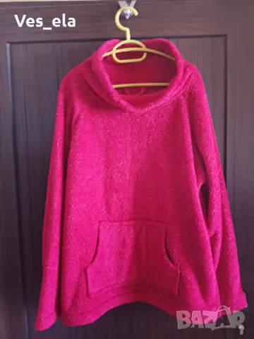 червено поларено горнище