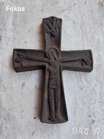 Стар кръст разпятие лят чугун