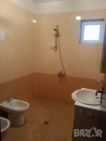 Дава дългосрочно под наем 3 етажна къща, снимка 6 - Къщи - 48660225