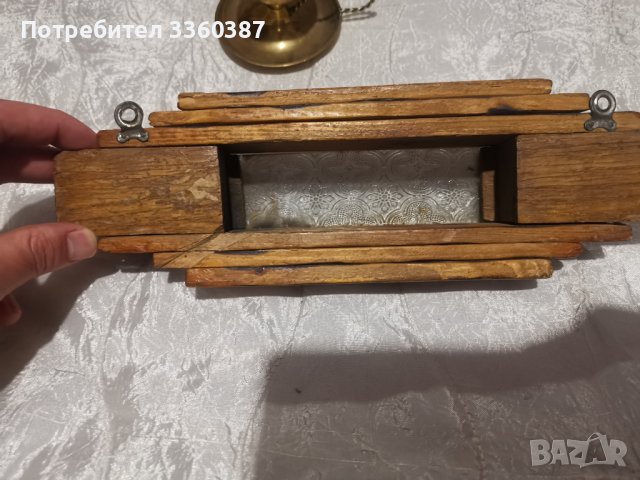 Много стар дървен лампион