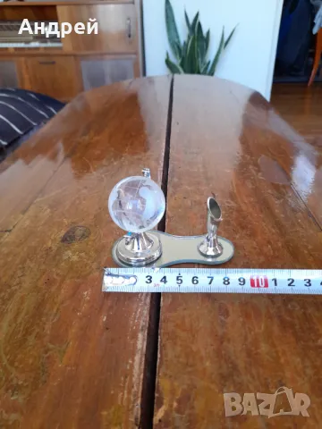 Стар сувенир стойка за писалка,глобус, снимка 2 - Други ценни предмети - 47791234