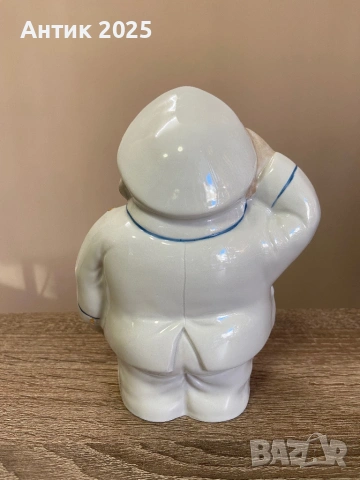 Винтидж порцеланова статуетка „Капитан (морски офицер)“, СССР, снимка 2 - Антикварни и старинни предмети - 53237218