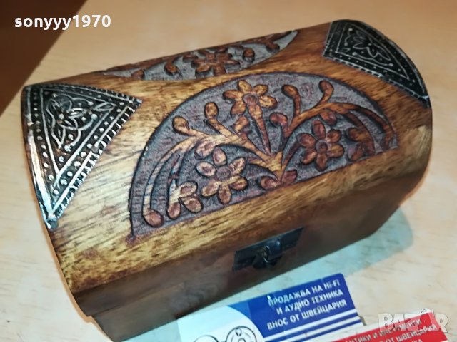дървена кутия с дърворезба и метален обков 2007211211, снимка 4 - Антикварни и старинни предмети - 33573593