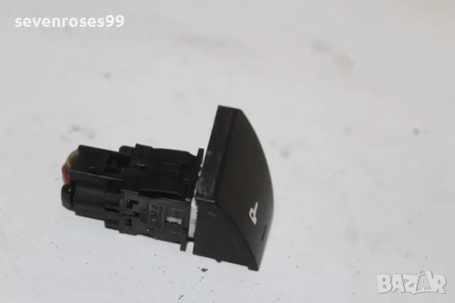 Бутон заключване Пежо 307 св комби 2002 1.6i Peugeot 307SW, снимка 4 - Части - 48247322