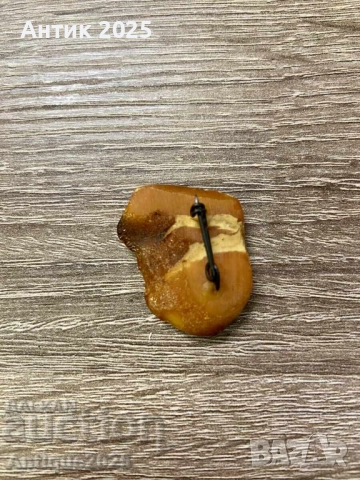 Винтидж кехлибарена брошка от естествен кехлибар, снимка 2 - Антикварни и старинни предмети - 51457456