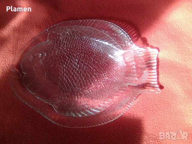 Две стъклени плата под формата на риби, снимка 1