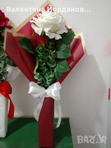 букети с изкуствена роза кадифена , снимка 2 - Декорация за дома - 50920644