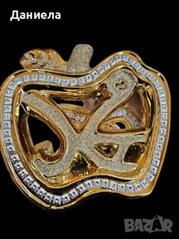 Луксозна статуетка в златисто и кристали