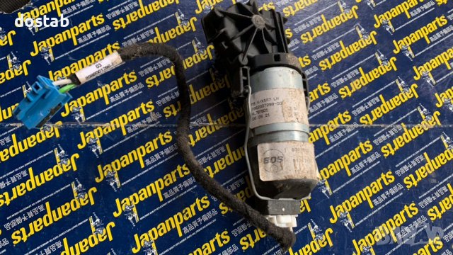 Моторче за електрическа щора за Mercedes W167 , снимка 2 - Части - 43877002