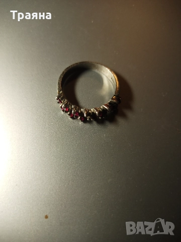 Дамски сребърен пръстен с червени циркони , снимка 3 - Пръстени - 52996748