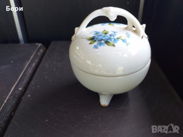 Порцеланова кутийка за бижута