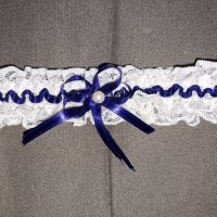 Жартиер от бяла дантела и синя панделка, снимка 3 - Сватбени аксесоари - 39512367