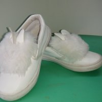Детски бели спортни обувки Fashion с пухчета и ушички - като зайче, снимка 7 - Детски маратонки - 27332778