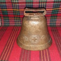 Антична швейцарска  камбана за крава , снимка 1 - Антикварни и старинни предмети - 37295925