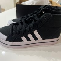 Нови оригинални кецове Adidas 39,3 номер бели и черни, снимка 13 - Кецове - 38299282