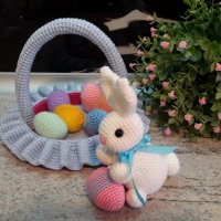 Великденски подаръци. Зайчето +7 яйцата в кошницата. Плетена играчка. Ръчно изработени., снимка 10 - Плюшени играчки - 40207405