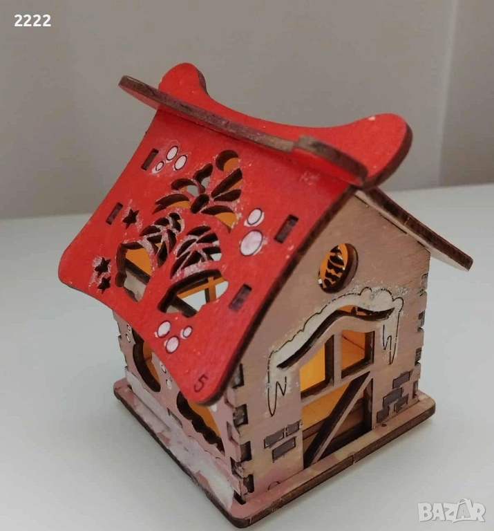 Дървена къщичка светеща , снимка 1