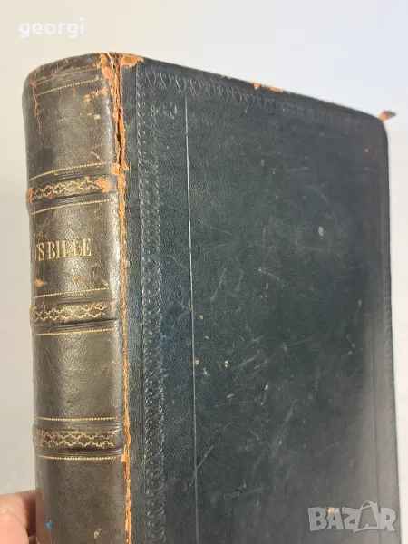 Стара библия с твърди корици на английски език   2/5, снимка 1