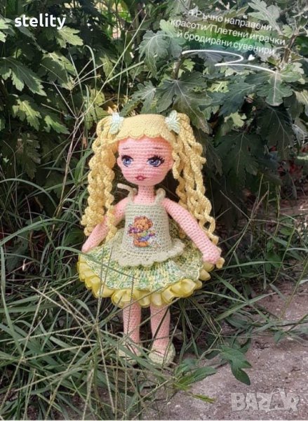 Мини кукличка със зелено сукманче, снимка 1