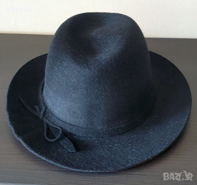 Продавам луксозна, дамска шапка /бомбе/ , снимка 1