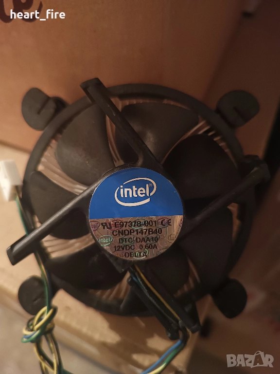 Оригинален боксов охладител на Intel процесори, снимка 1